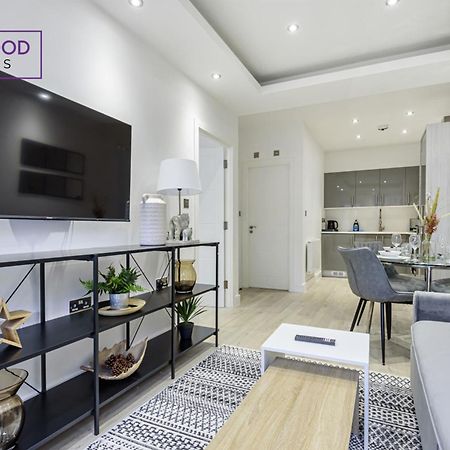 1 Bed 1 Bath Town Center Apartments For Corporates & Contractors, Wifi, Netflix And Parking On Selected Units By Redwood Stays Aldershot Kültér fotó