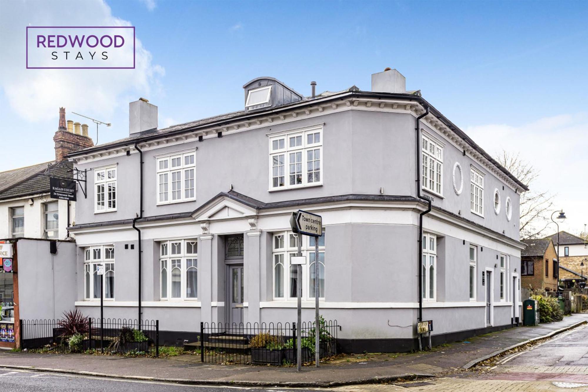 1 Bed 1 Bath Town Center Apartments For Corporates & Contractors, Wifi, Netflix And Parking On Selected Units By Redwood Stays Aldershot Kültér fotó