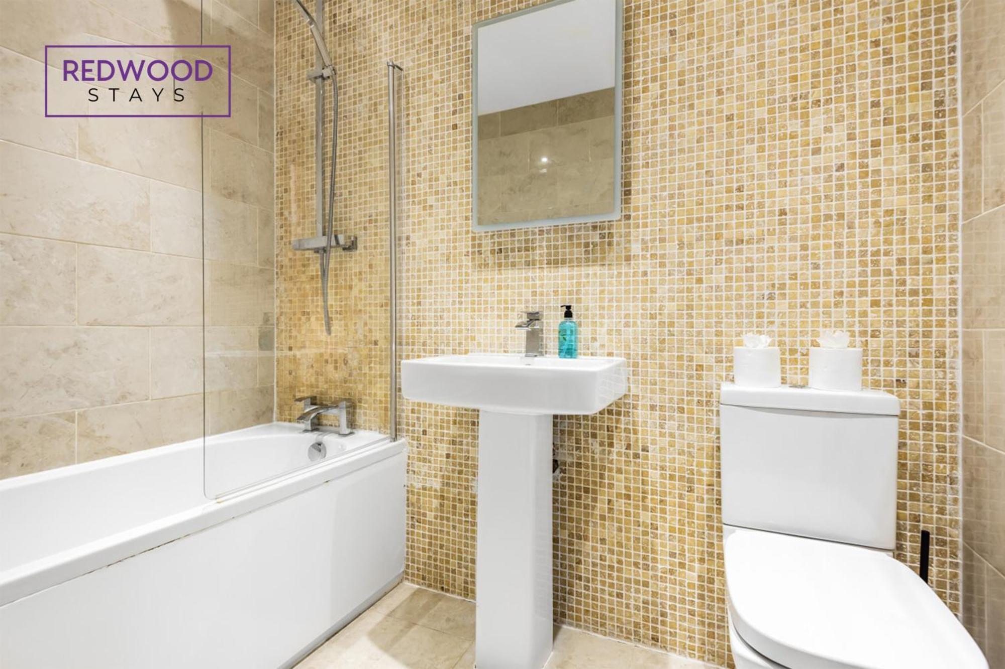 1 Bed 1 Bath Town Center Apartments For Corporates & Contractors, Wifi, Netflix And Parking On Selected Units By Redwood Stays Aldershot Kültér fotó