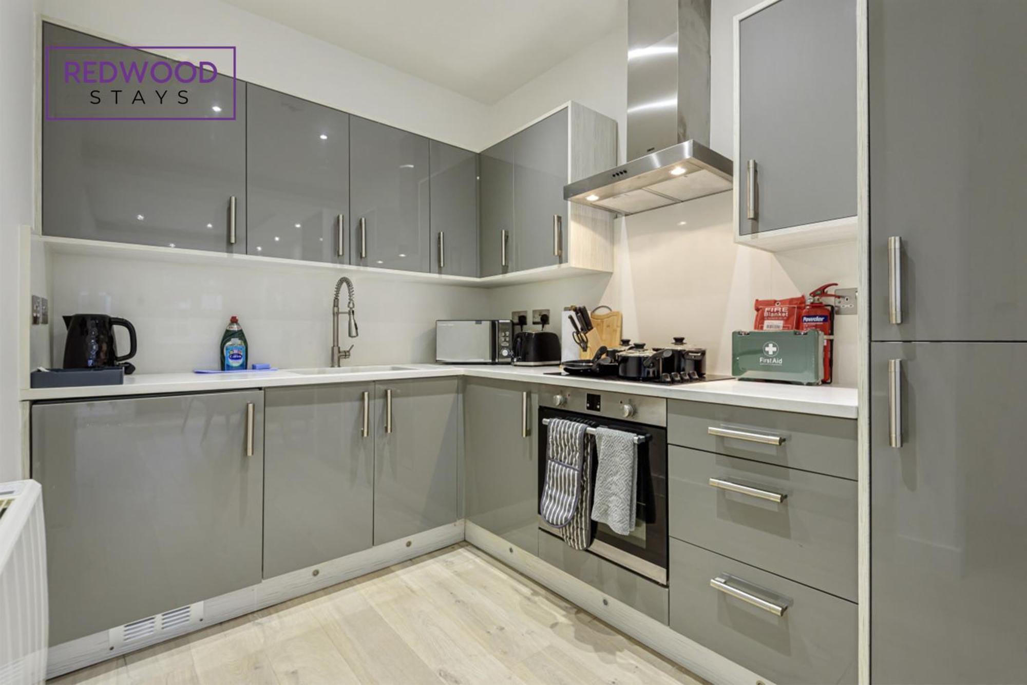 1 Bed 1 Bath Town Center Apartments For Corporates & Contractors, Wifi, Netflix And Parking On Selected Units By Redwood Stays Aldershot Kültér fotó