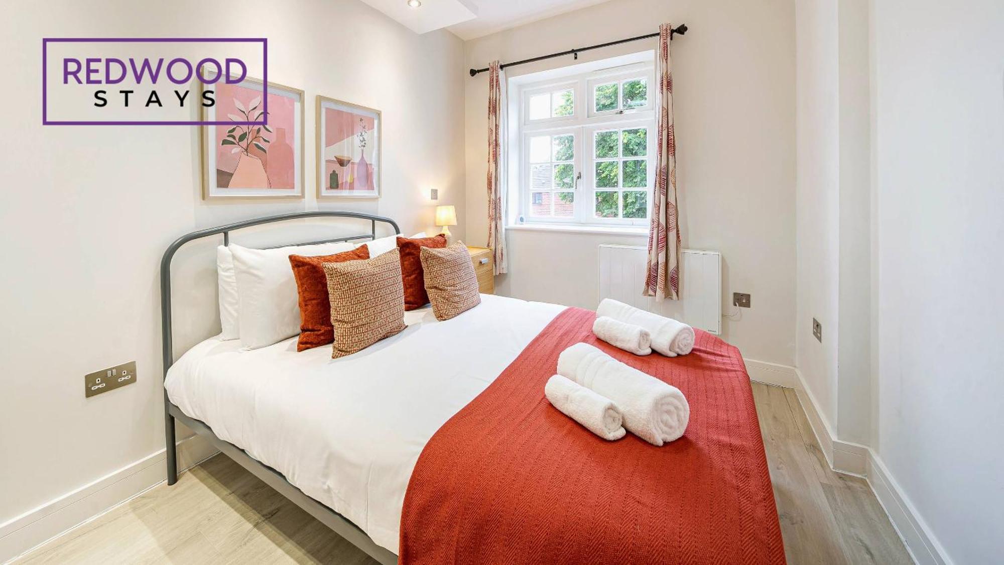 1 Bed 1 Bath Town Center Apartments For Corporates & Contractors, Wifi, Netflix And Parking On Selected Units By Redwood Stays Aldershot Kültér fotó
