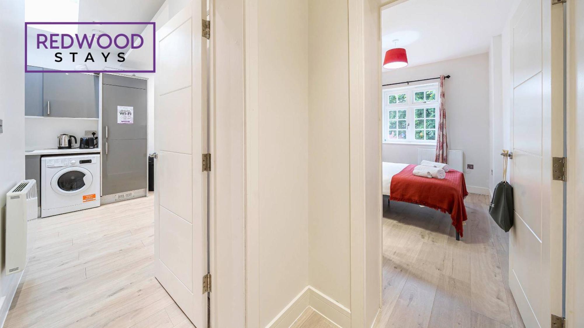 1 Bed 1 Bath Town Center Apartments For Corporates & Contractors, Wifi, Netflix And Parking On Selected Units By Redwood Stays Aldershot Kültér fotó