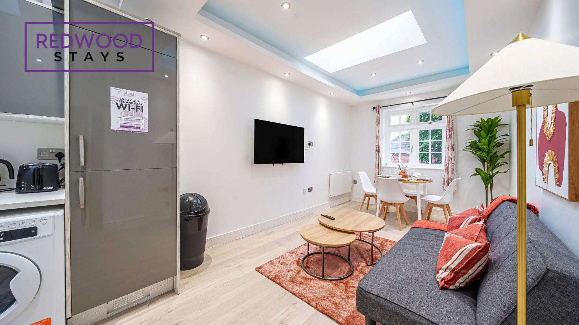 1 Bed 1 Bath Town Center Apartments For Corporates & Contractors, Wifi, Netflix And Parking On Selected Units By Redwood Stays Aldershot Kültér fotó